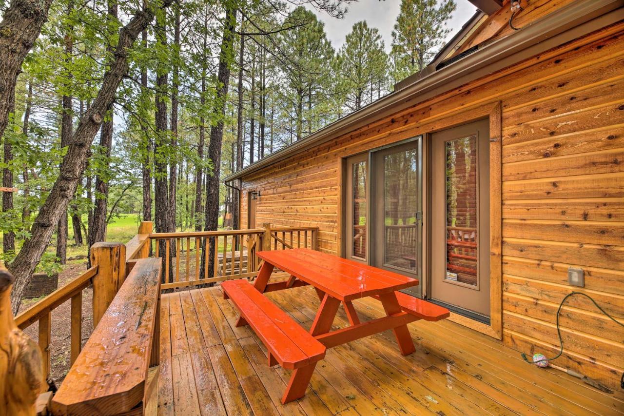 Lush Pinetop Retreat With Large Deck And Wooded Yard! Exterior photo